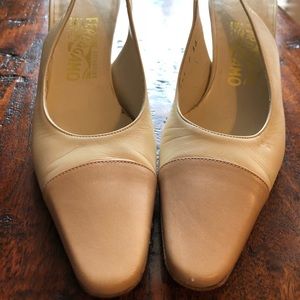 Vintage Salvatore Ferragamo Sling back pumps